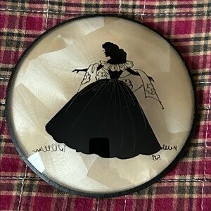 Black Silhouette Lady Wall Plaque - Elegant Home Wall Decor